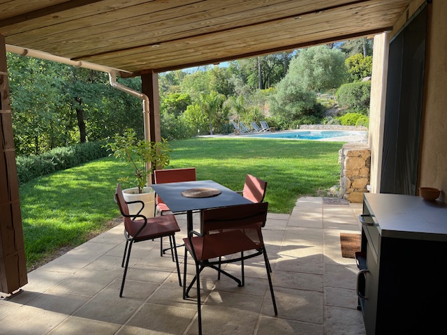 Cottage terrace dining area (alternate)